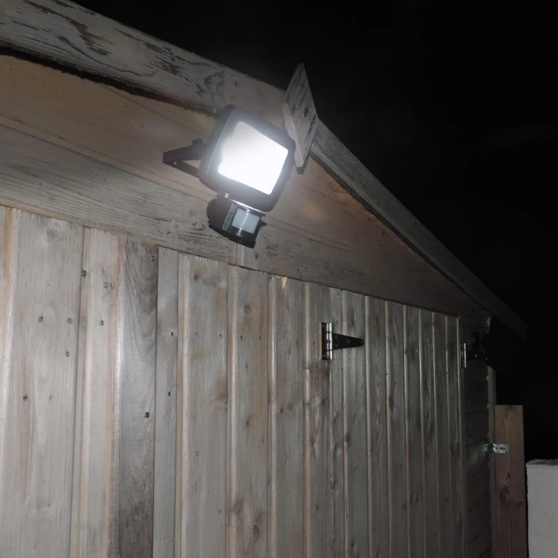 Spot Solaire Mural Clark 500lm 5W - MUNDUS 4 Spot Solaire Mural Clark 500lm 5W - MUNDUS – Image 2